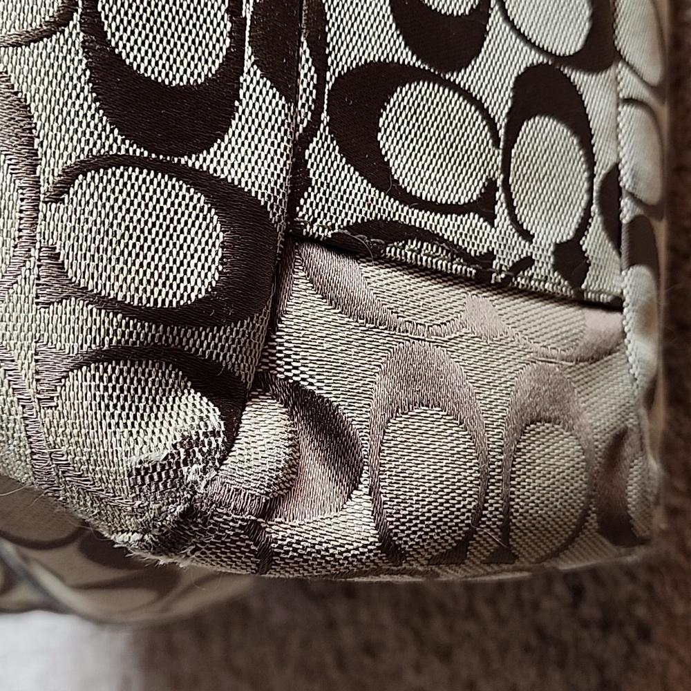 Authentic Vintage Coach bag From 2011 - Picture 3 of 15